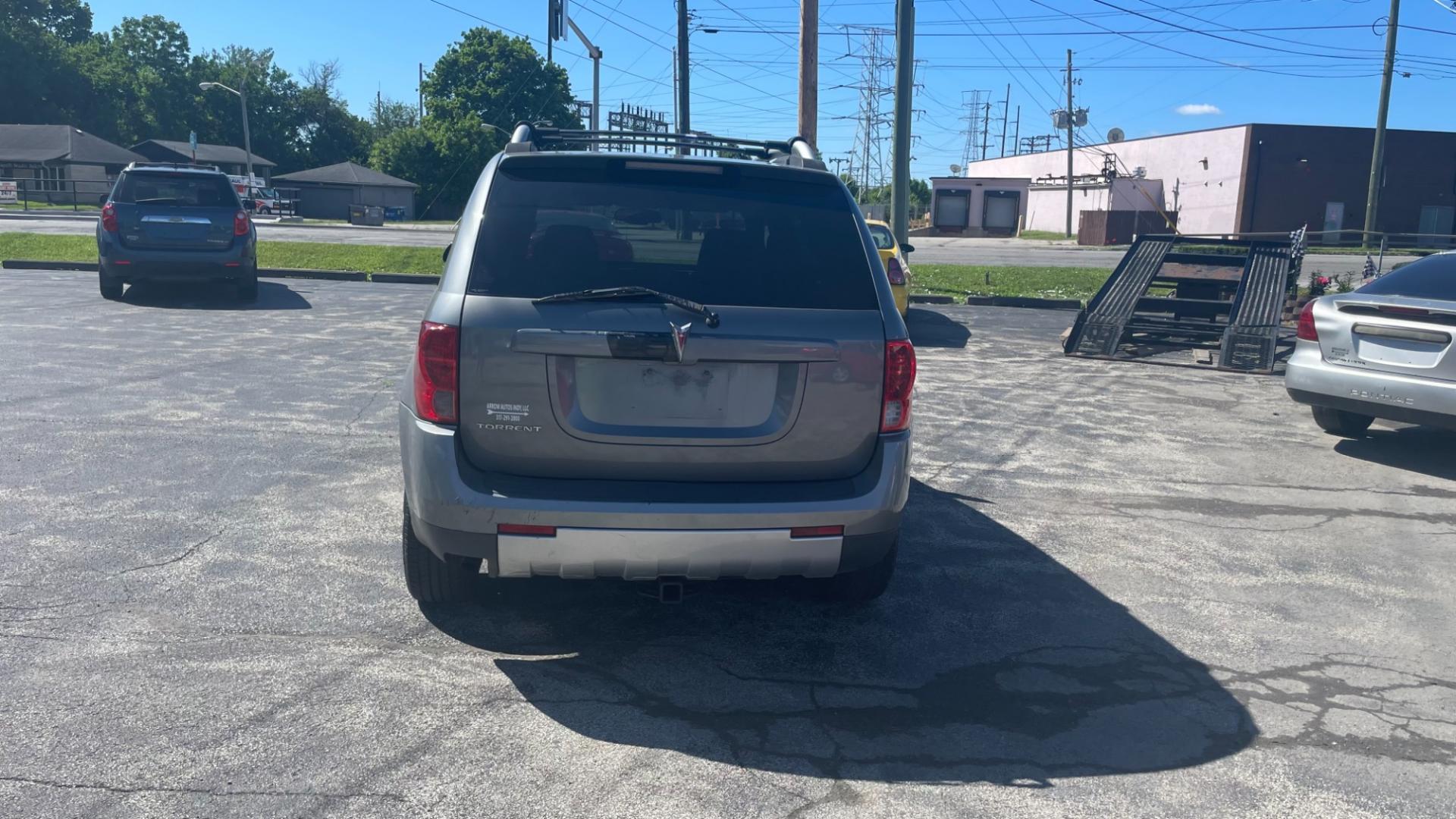 2006 GRAY /GRAY Pontiac Torrent (2CKDL63F066) with an 3.6L V6 DOHC 24V engine, 4-Speed Automatic transmission, located at 2710A Westlane Rd., Indianapolis, IN, 46268, (317) 291-2000, 39.885670, -86.208160 - Photo#4